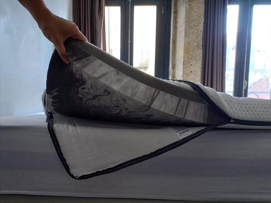 emma topper apertado